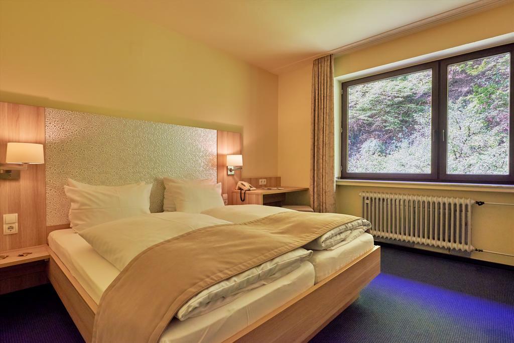 Moselromantik Hotel Weissmuehle Cochem Bagian luar foto